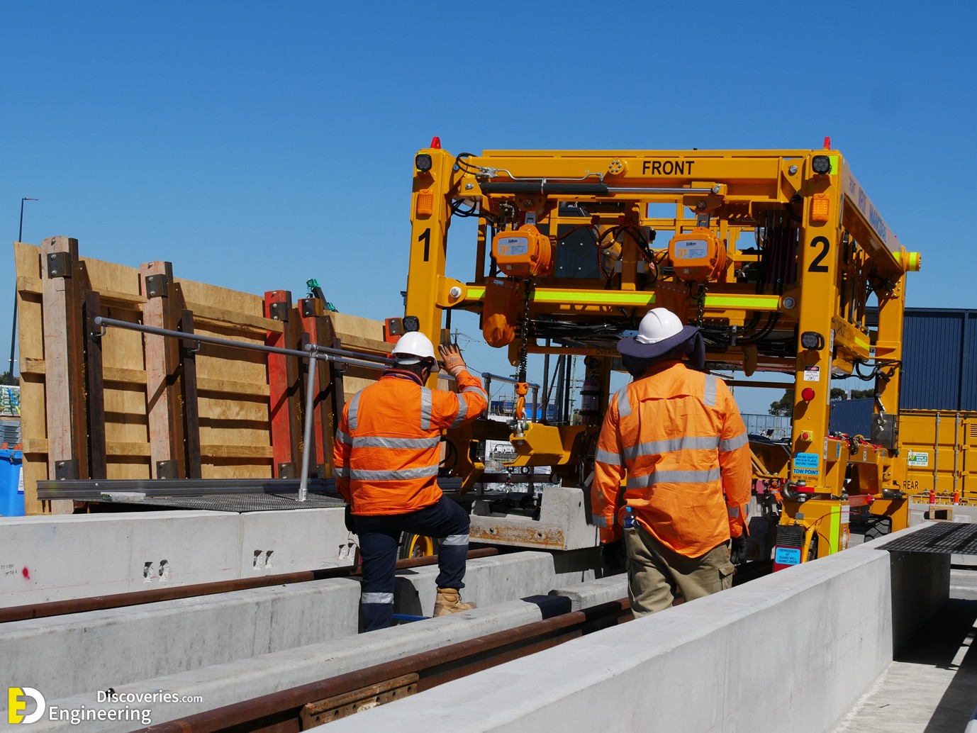 15-engineering-discoveries-322B-photos-of-railway-under-construction.jpg