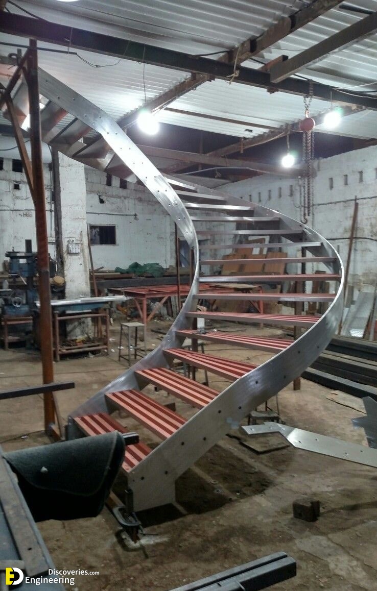 18-engineering-discoveries-272B-photos-of-iron-spiral-stairs-under-construction.jpg