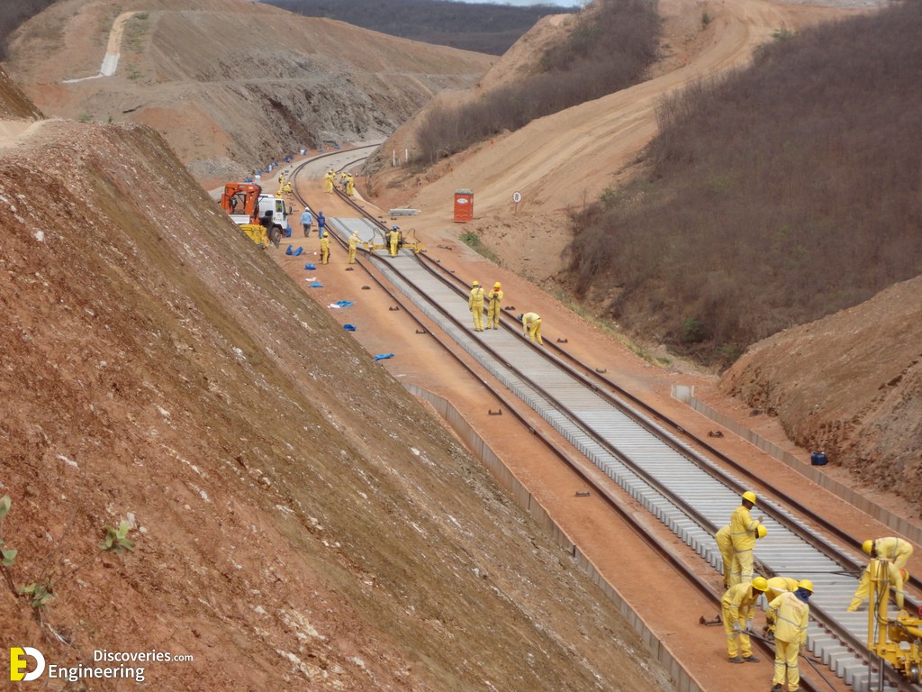 19-engineering-discoveries-322B-photos-of-railway-under-construction.jpg