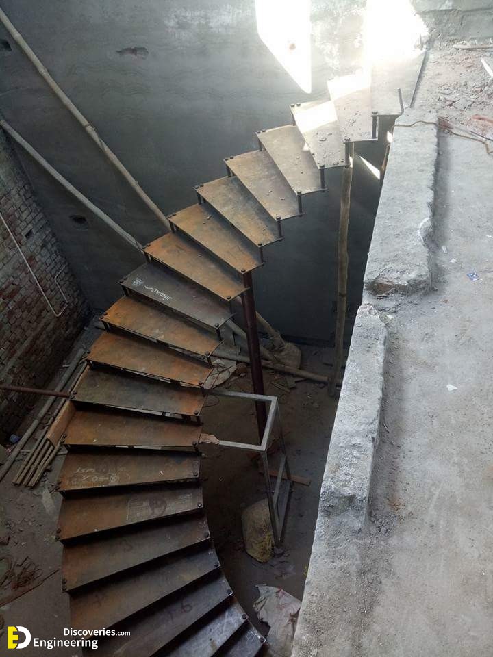 22-engineering-discoveries-272B-photos-of-iron-spiral-stairs-under-construction.jpeg
