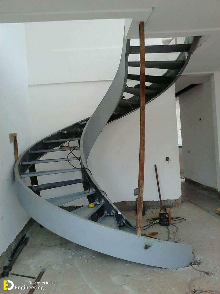 24-engineering-discoveries-272B-photos-of-iron-spiral-stairs-under-construction.jpg