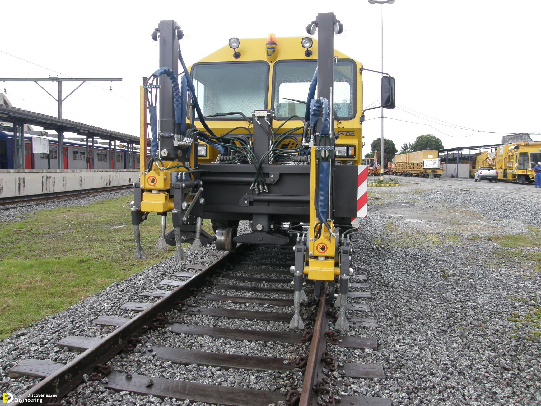 28-engineering-discoveries-322B-photos-of-railway-under-construction.jpg