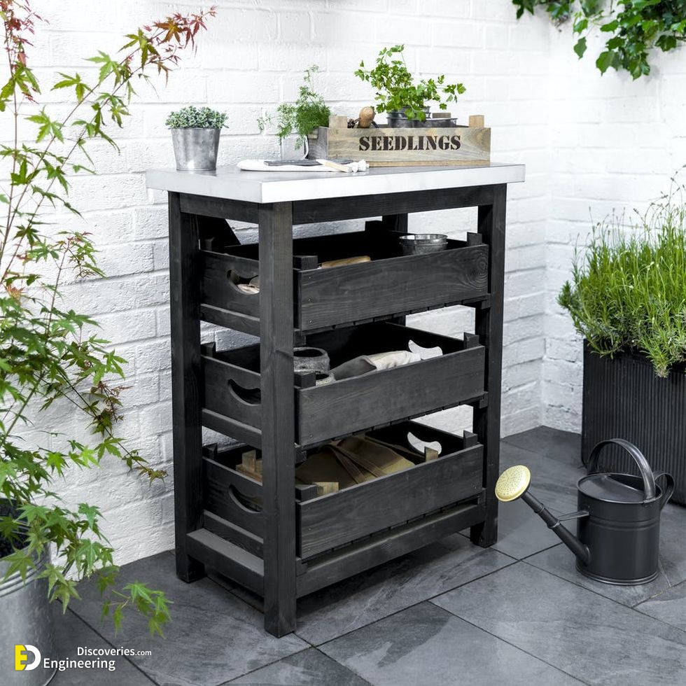 30-engineering-discoveries-322B-smart-ways-to-hide-your-outdoor-trash-can.jpg