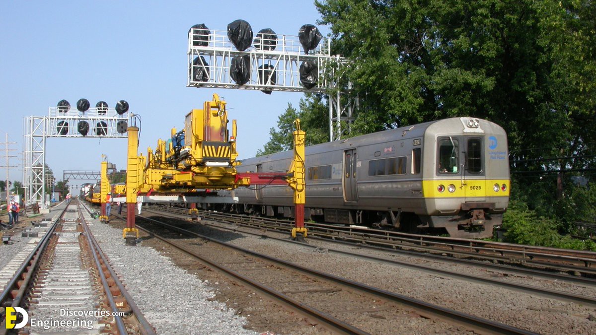 32-engineering-discoveries-322B-photos-of-railway-under-construction.jpg