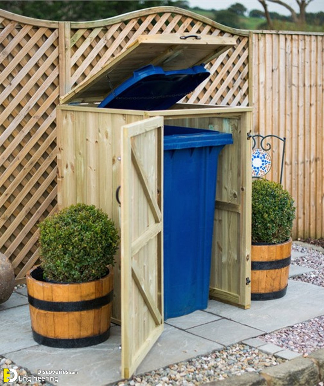 4-engineering-discoveries-322B-smart-ways-to-hide-your-outdoor-trash-can.jpg