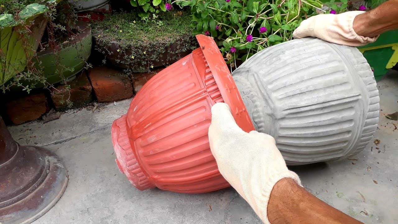11-engineering-discoveries-how-to-make-beautiful-decorative-plant-pots-from-plastic-bottles-and-cement-.jpg