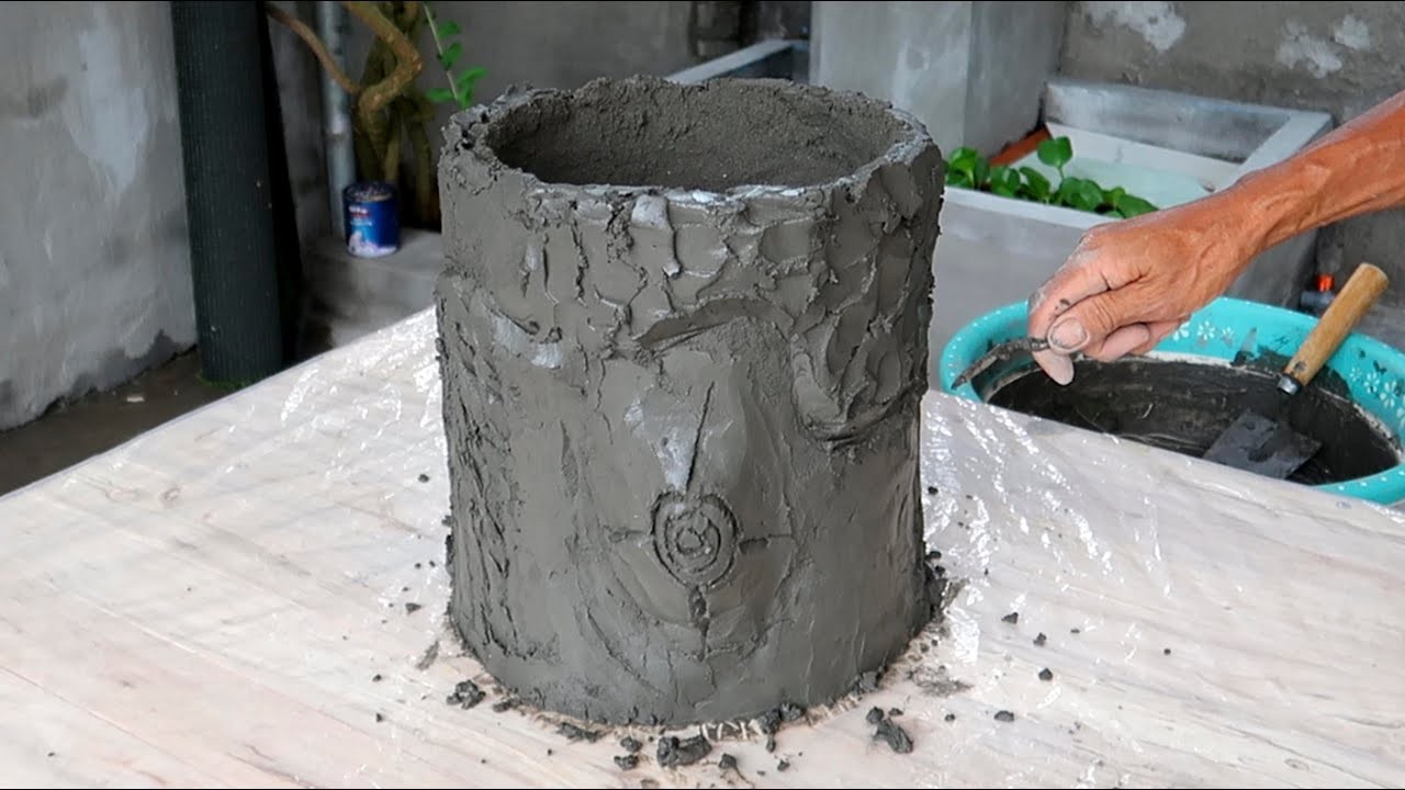 12-engineering-discoveries-how-to-make-beautiful-decorative-plant-pots-from-plastic-bottles-and-cement-.jpg