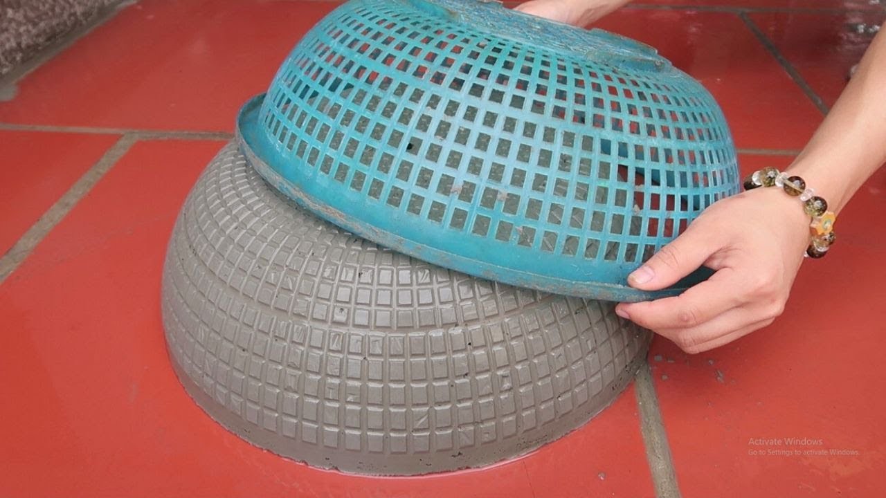 15-engineering-discoveries-how-to-make-beautiful-decorative-plant-pots-from-plastic-bottles-and-cement-.jpg