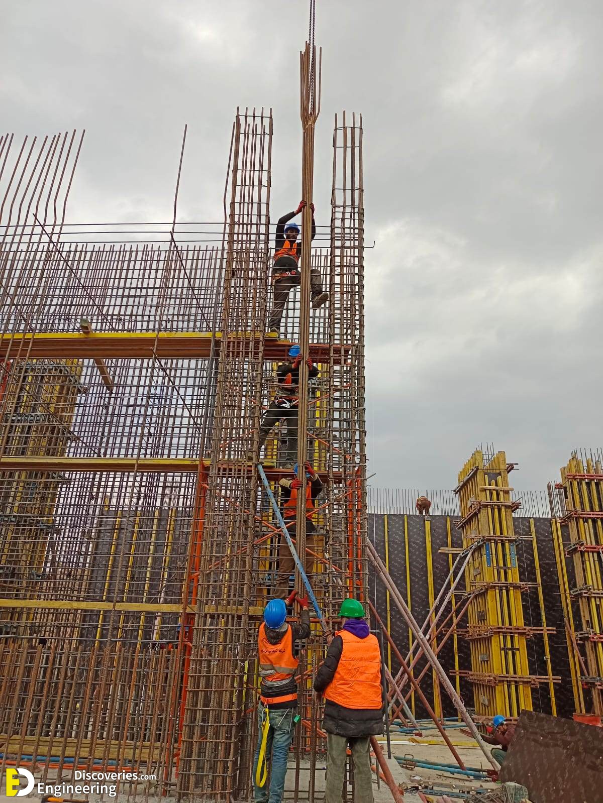 23-engineering-discoveries-452B-mesmerizing-construction-photos-showcasing-reinforced-concrete-structures.jpg