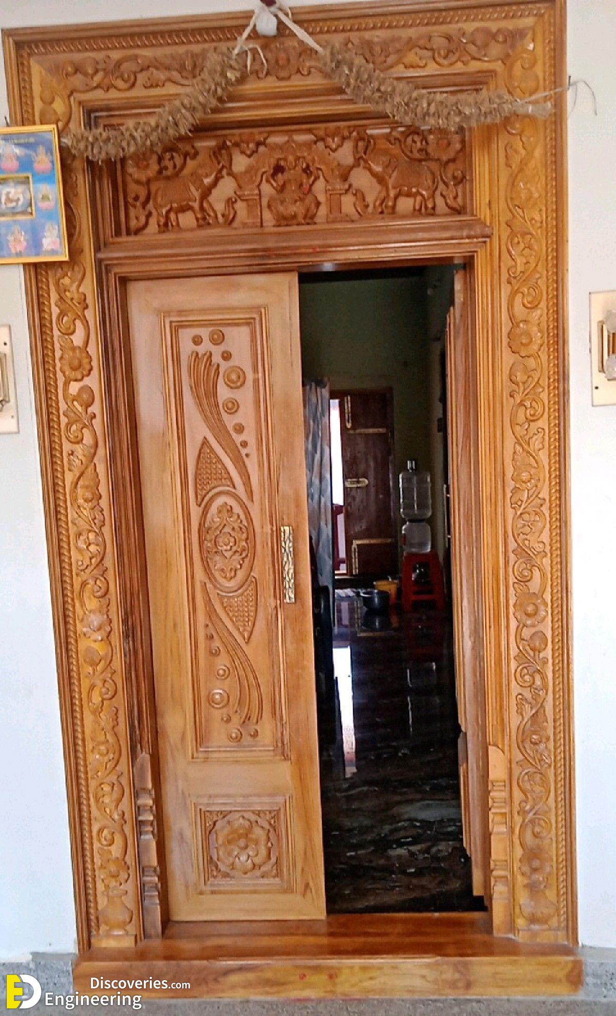 24-engineering-discoveries-amazing-front-door-entranceideas-to-help-your-home-stand-out-.jpg