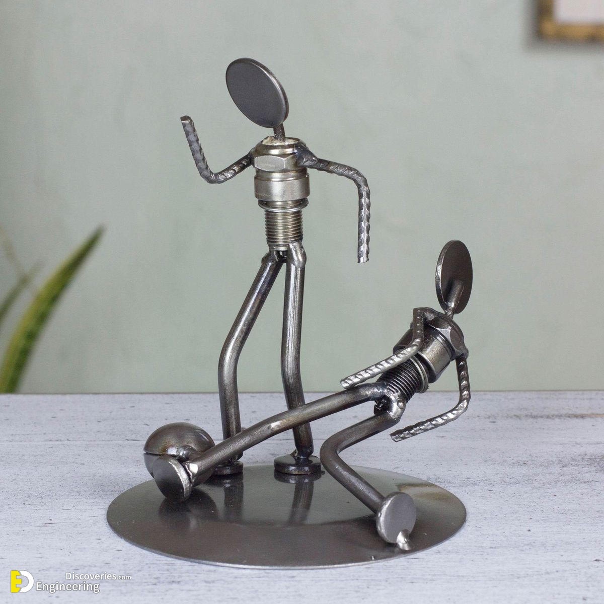 27-engineering-discoveries-transforming-scrap-metal-into-stunning-artwork.jpg