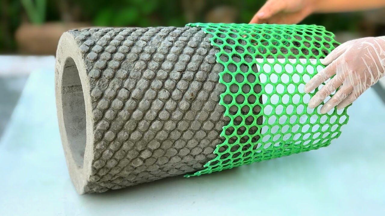 5-engineering-discoveries-how-to-make-beautiful-decorative-plant-pots-from-plastic-bottles-and-cement-.jpg