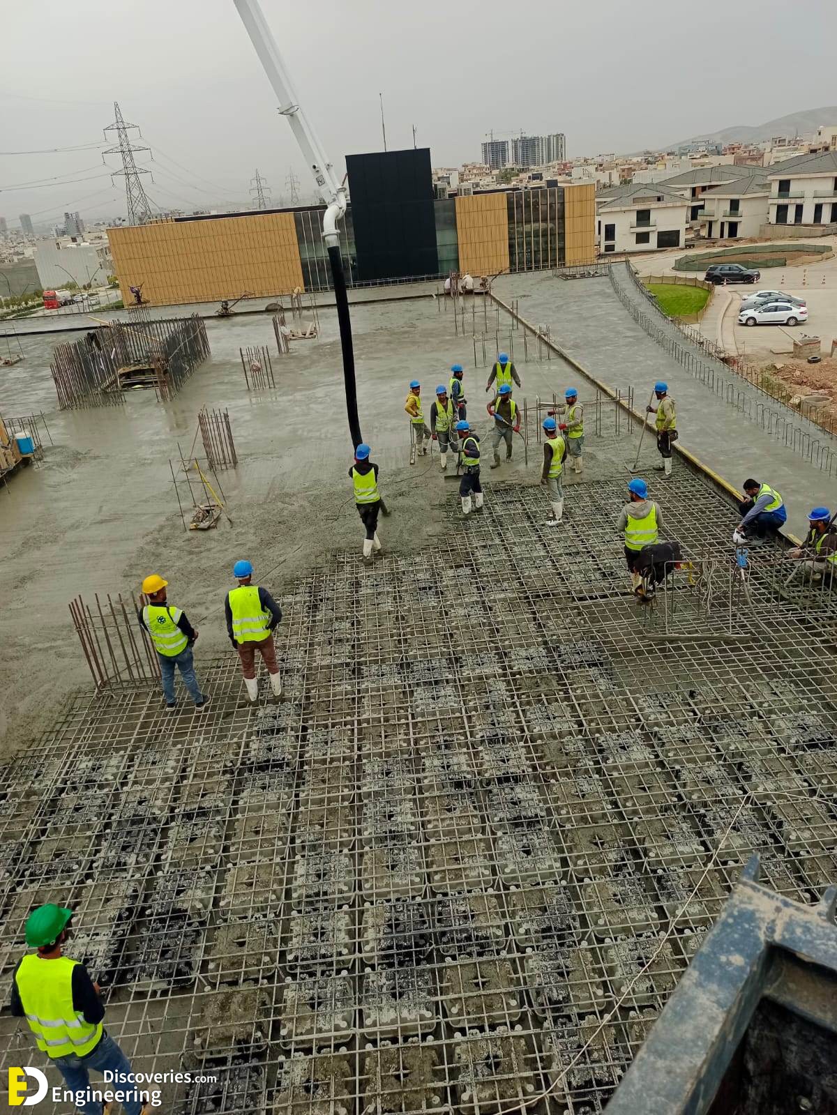 10-engineering-discoveries-behind-the-hard-hats-282B-intimate-glimpses-of-workers-at-the-construction-site.jpg