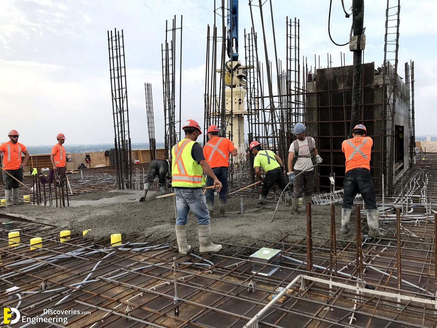 12-engineering-discoveries-behind-the-hard-hats-282B-intimate-glimpses-of-workers-at-the-construction-site.jpg