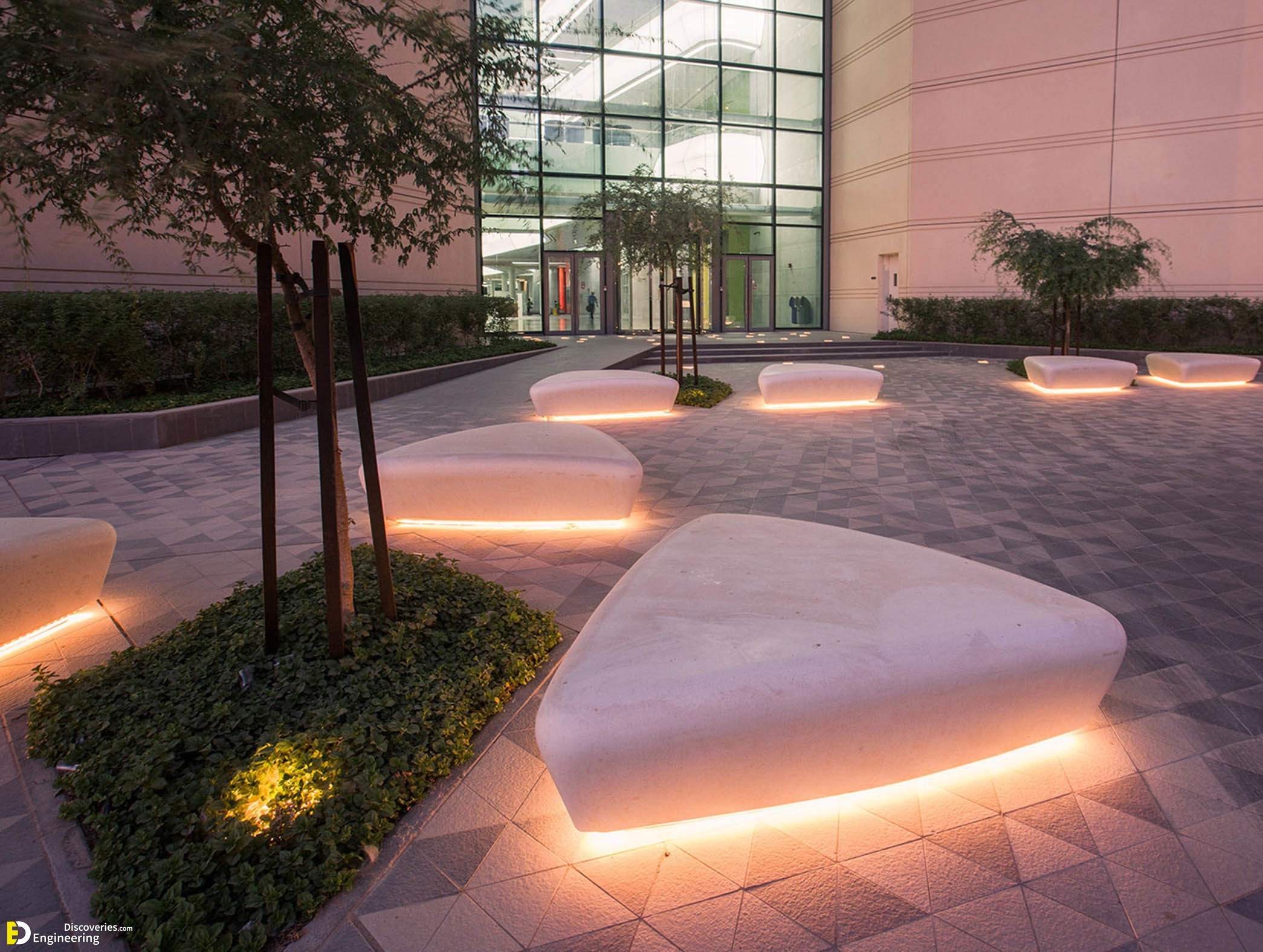15-engineering-discoveries-innovative-street-seating-with-integrated-led-features.jpg