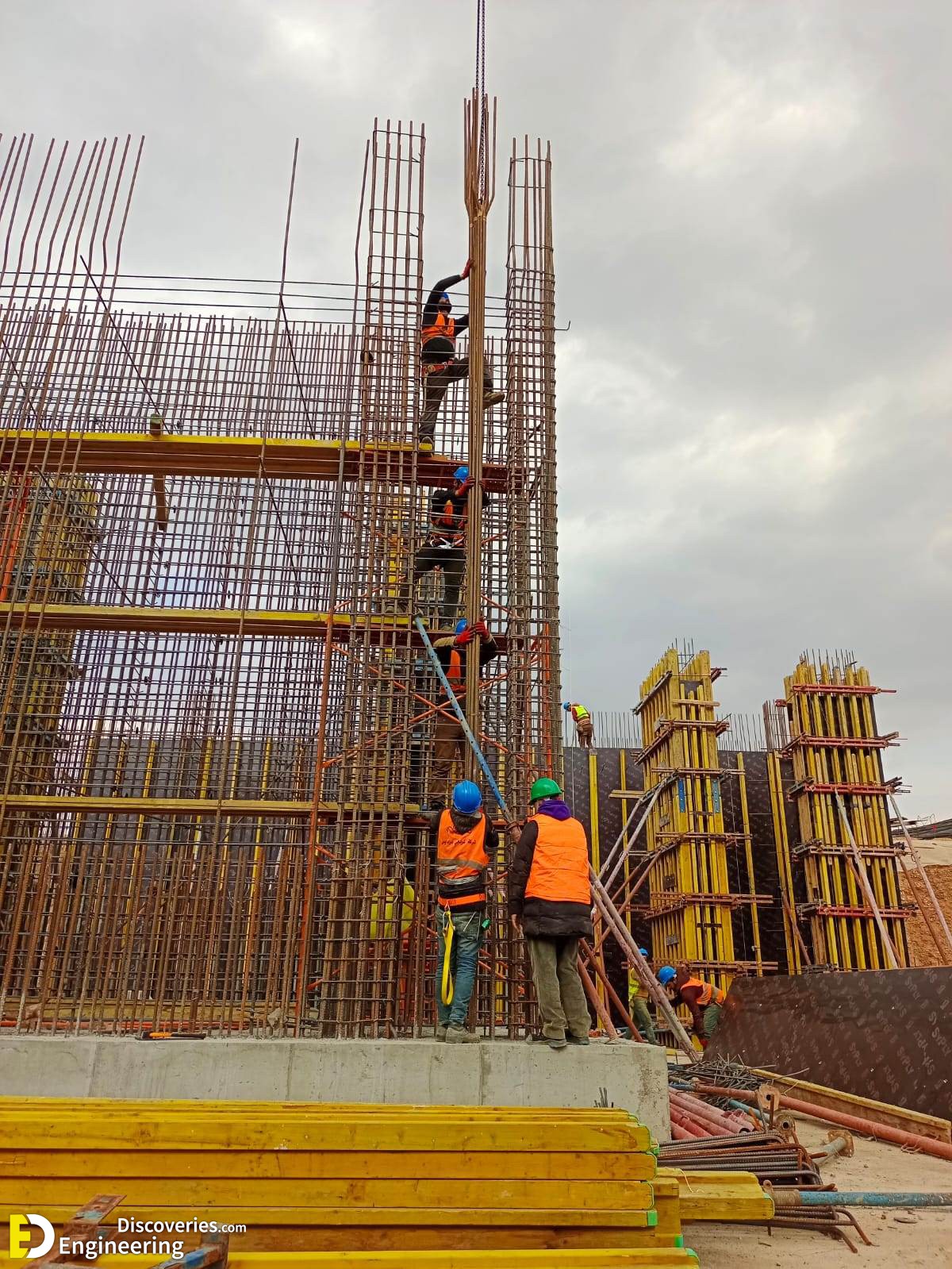 6-engineering-discoveries-behind-the-hard-hats-282B-intimate-glimpses-of-workers-at-the-construction-site.jpg