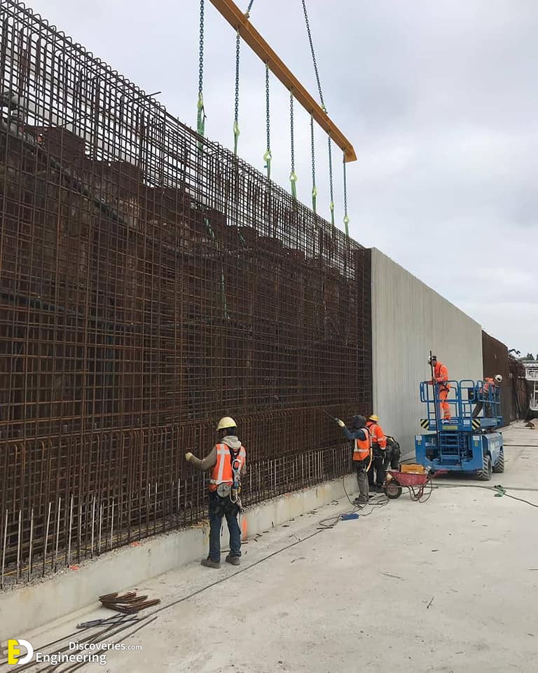 7-engineering-discoveries-behind-the-hard-hats-282B-intimate-glimpses-of-workers-at-the-construction-site.jpg
