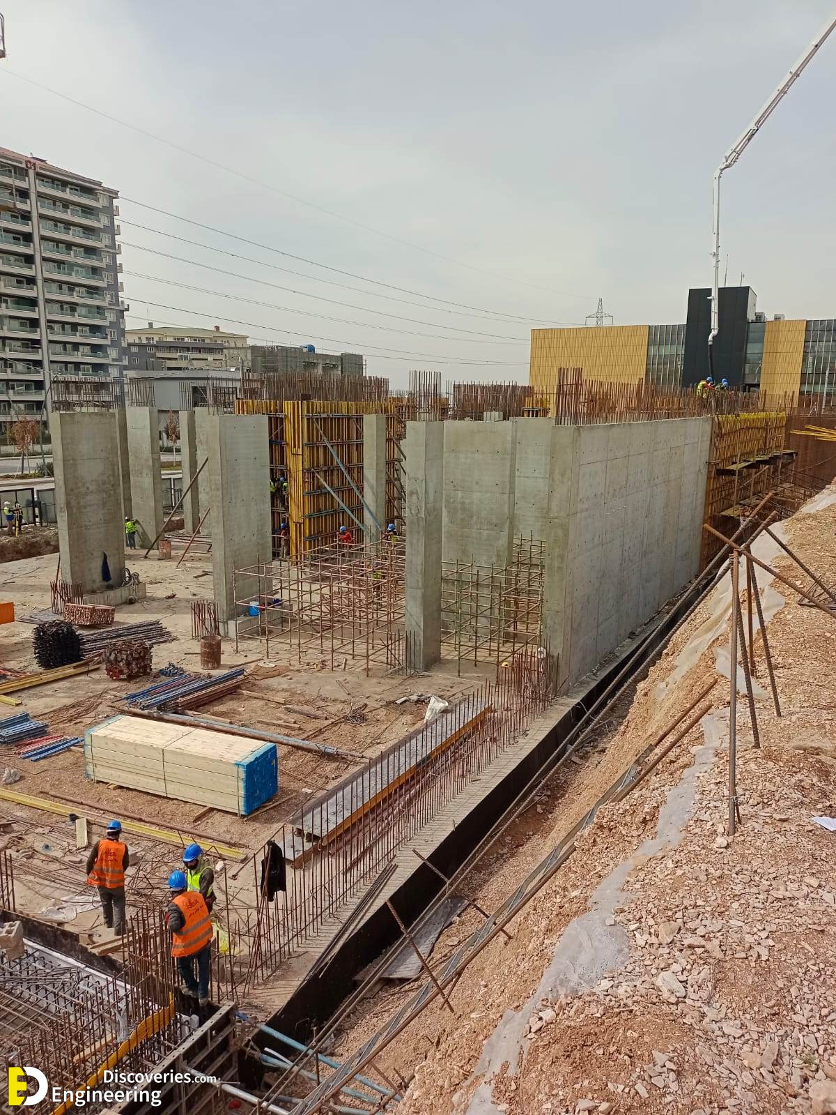 8-engineering-discoveries-behind-the-hard-hats-282B-intimate-glimpses-of-workers-at-the-construction-site.jpg
