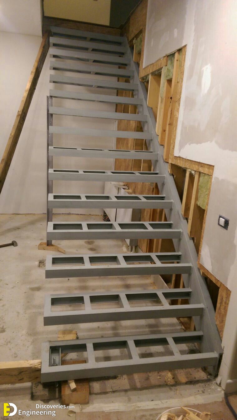 14-engineering-discoveries-29-images-of-iron-stairs-under-construction.jpg
