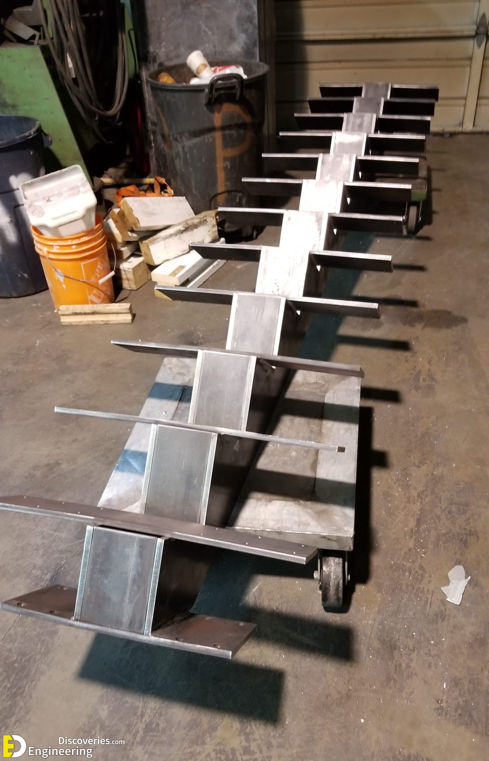 15-engineering-discoveries-29-images-of-iron-stairs-under-construction-scaled.jpg