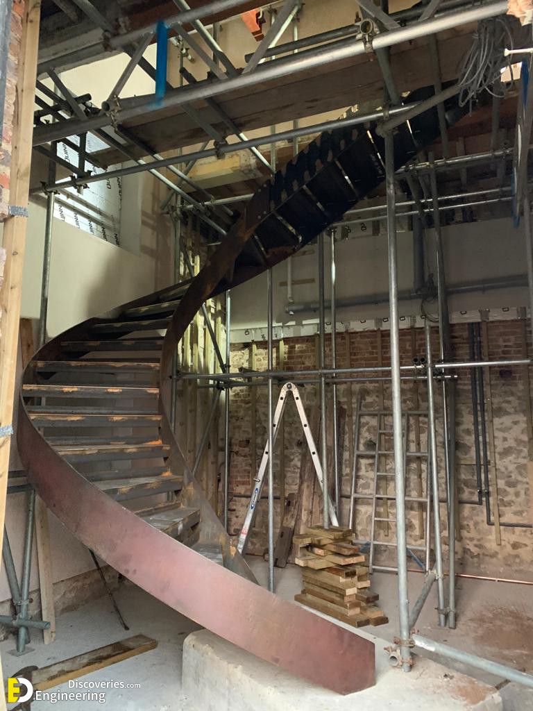 3-engineering-discoveries-29-images-of-iron-stairs-under-construction.jpeg