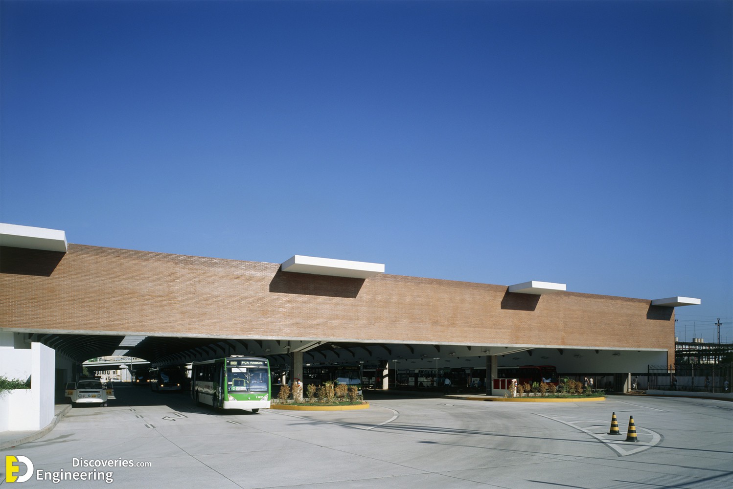 30-engineering-discoveries-design-principles-and-standards-for-designing-parking-lots-and-parking-spaces-for-buses-and-other-cars.jpg