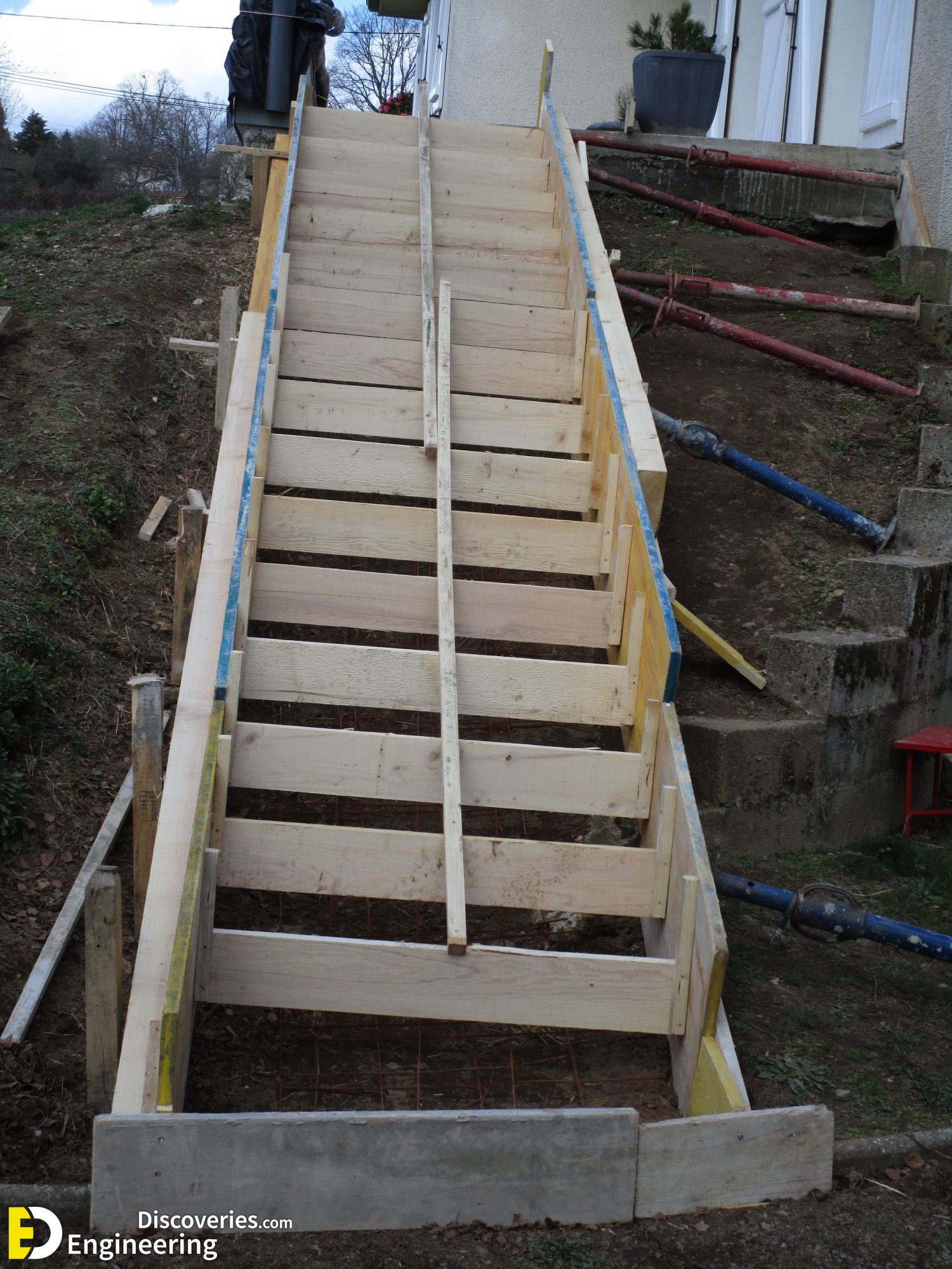 32-engineering-discoveries-rcc-concrete-stair-elements-in-34-captivating-images.jpg