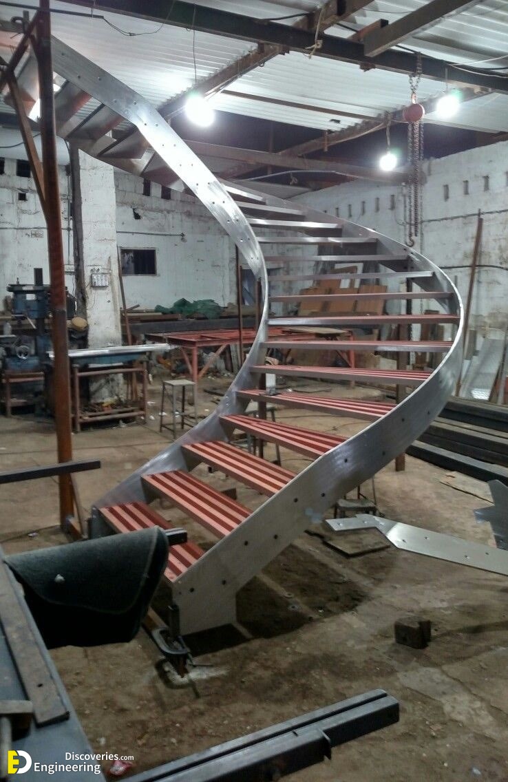 4-engineering-discoveries-29-images-of-iron-stairs-under-construction.jpg