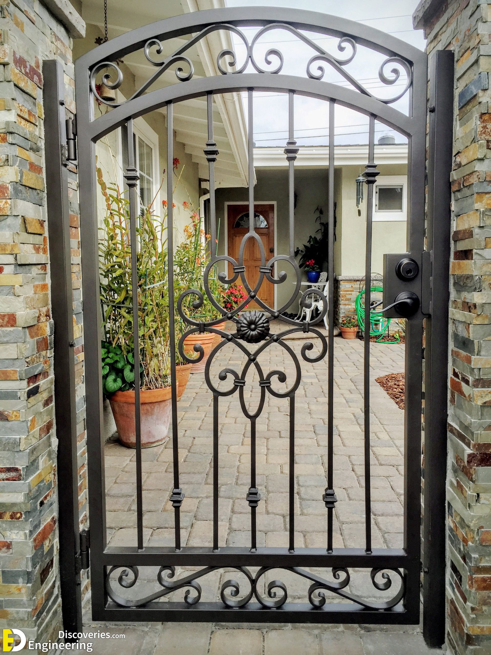 7-engineering-discoveries-352B-stunning-iron-gate-designs-that-will-leave-you-speechless-scaled.jpg