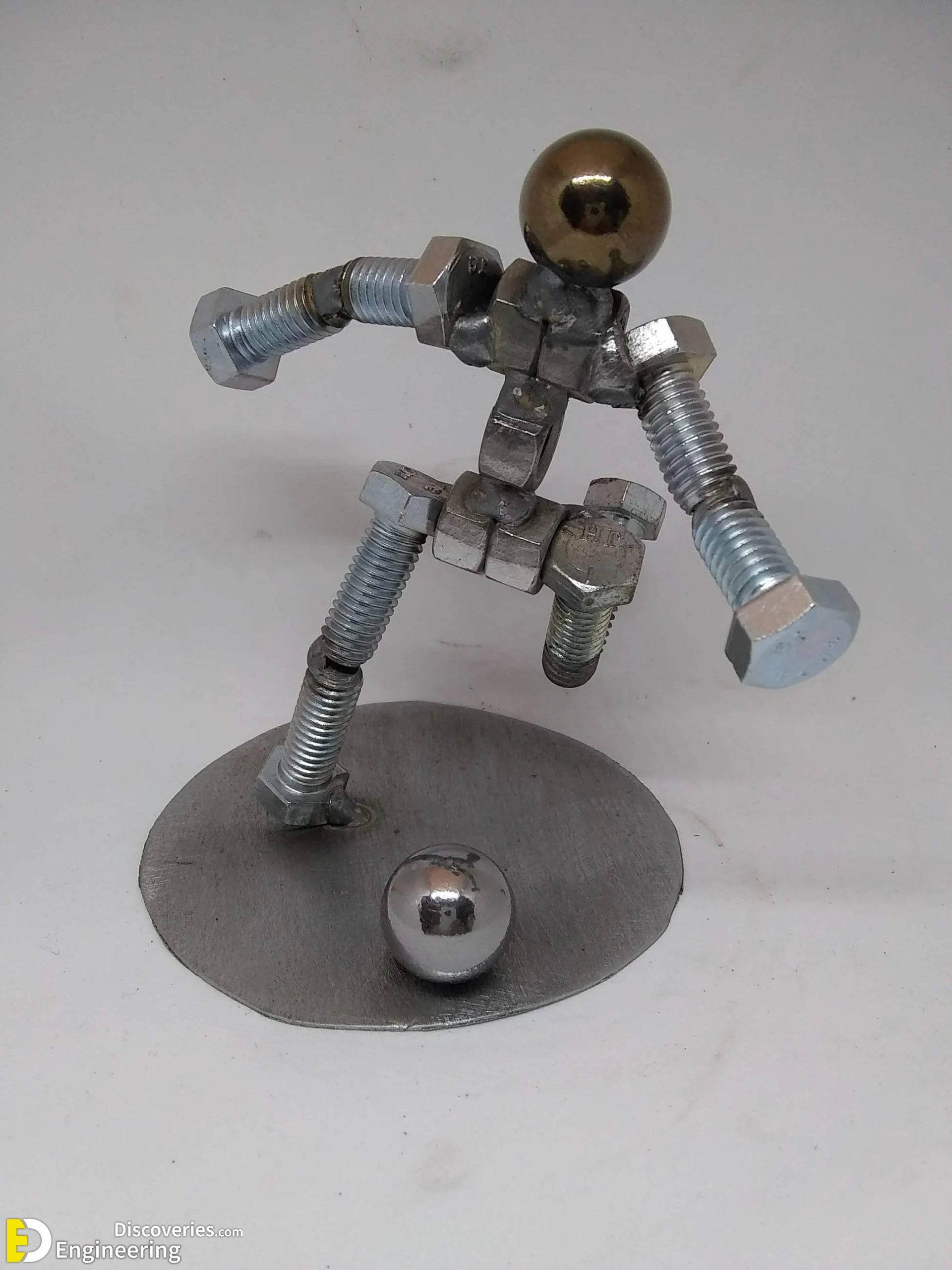 14-engineering-discoveries-creative-scrap-metal-art-craft-sculptures-scaled.jpg