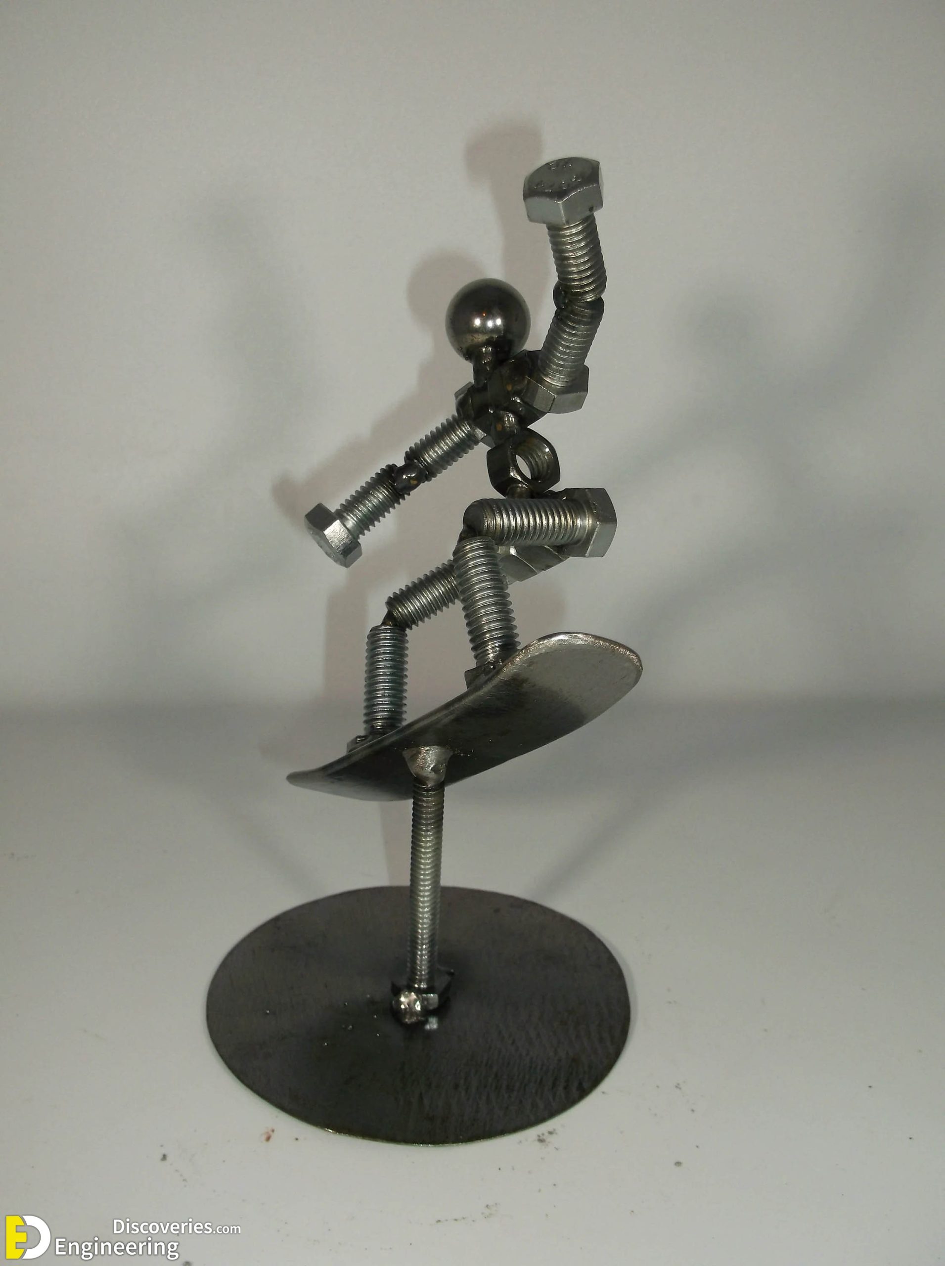 18-engineering-discoveries-creative-scrap-metal-art-craft-sculptures-scaled.jpg