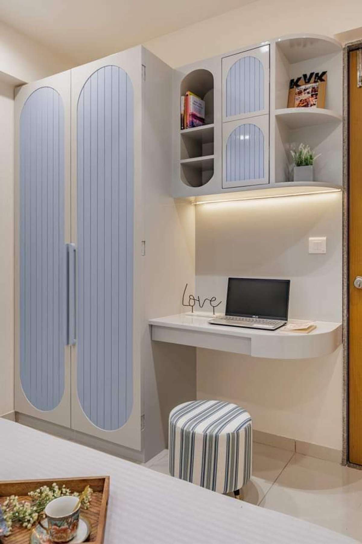 24-engineering-discoveries-transform-your-workspace-innovative-study-table-ideas-for-your-home.jpeg
