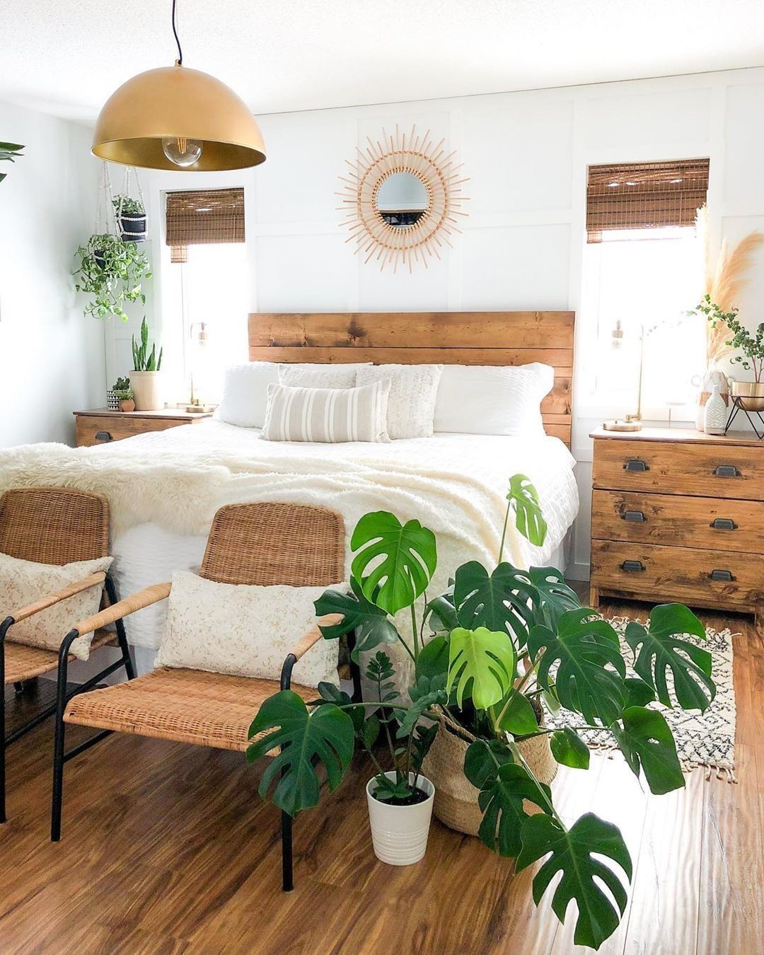 4-engineering-discoveries-beautiful-bedroom-decor-ideas-with-plant.jpg