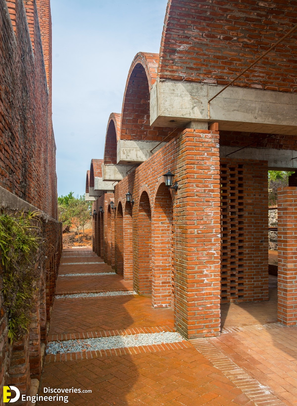 2-engineering-discoveries-how-to-use-bricks-to-create-incredible-outdoor-and-indoor-designs.jpg
