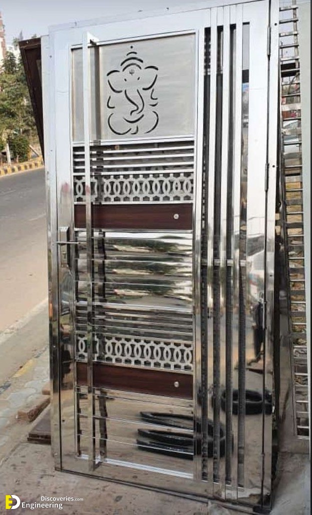 22-engineering-discoveries-amazing-iron-gate-design-ideas-that-will-elevate-your-homes-curb-appeal.jpg