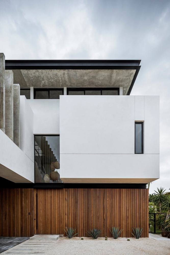 4-engineering-discoveries-beautiful-luxury-three-story-villa-elevation.jpg