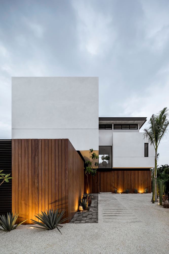 5-engineering-discoveries-beautiful-luxury-three-story-villa-elevation.jpg
