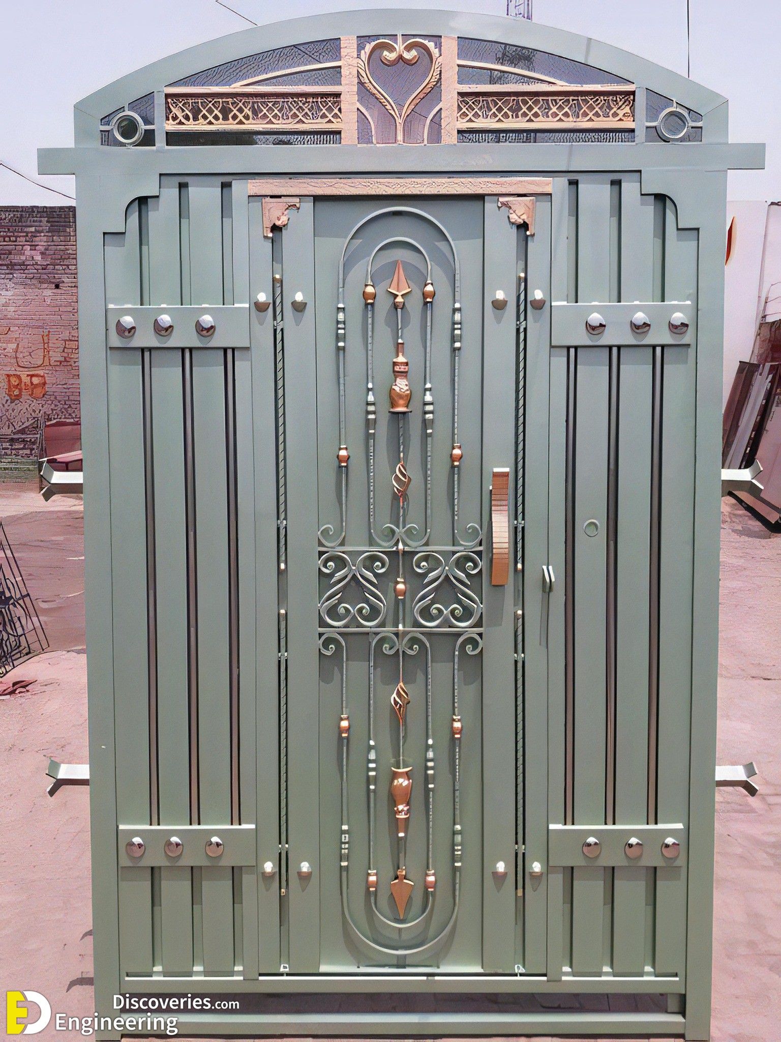 1-engineering-discoveries-elevate-your-homes-curb-appeal-with-these-gorgeous-iron-gate-ideas.jpg