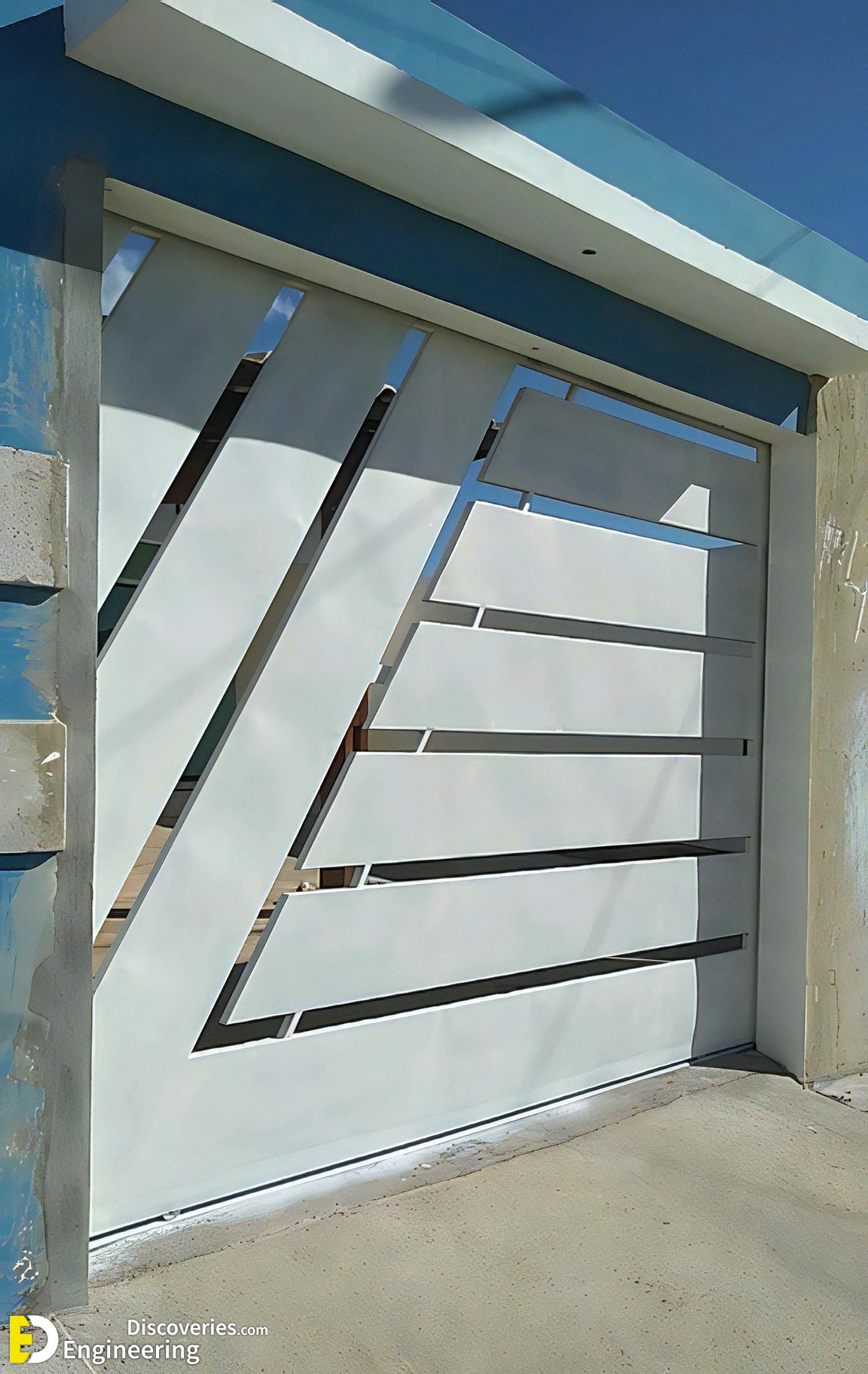 11-engineering-discoveries-elevate-your-homes-curb-appeal-with-these-gorgeous-iron-gate-ideas.jpg
