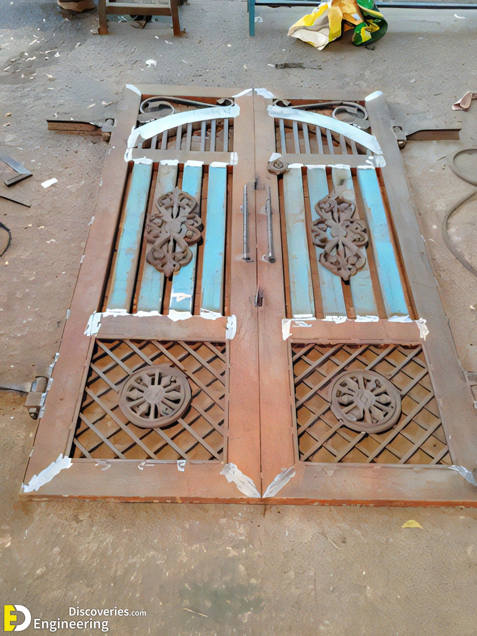 3-engineering-discoveries-22-amazing-iron-gate-designs-that-will-elevate-your-homes-curb-appeal.jpg