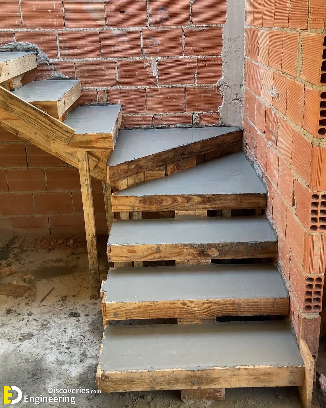 10-engineering-discoveries-step-up-everything-you-need-to-know-about-reinforced-concrete-stairs-under-construction.jpg
