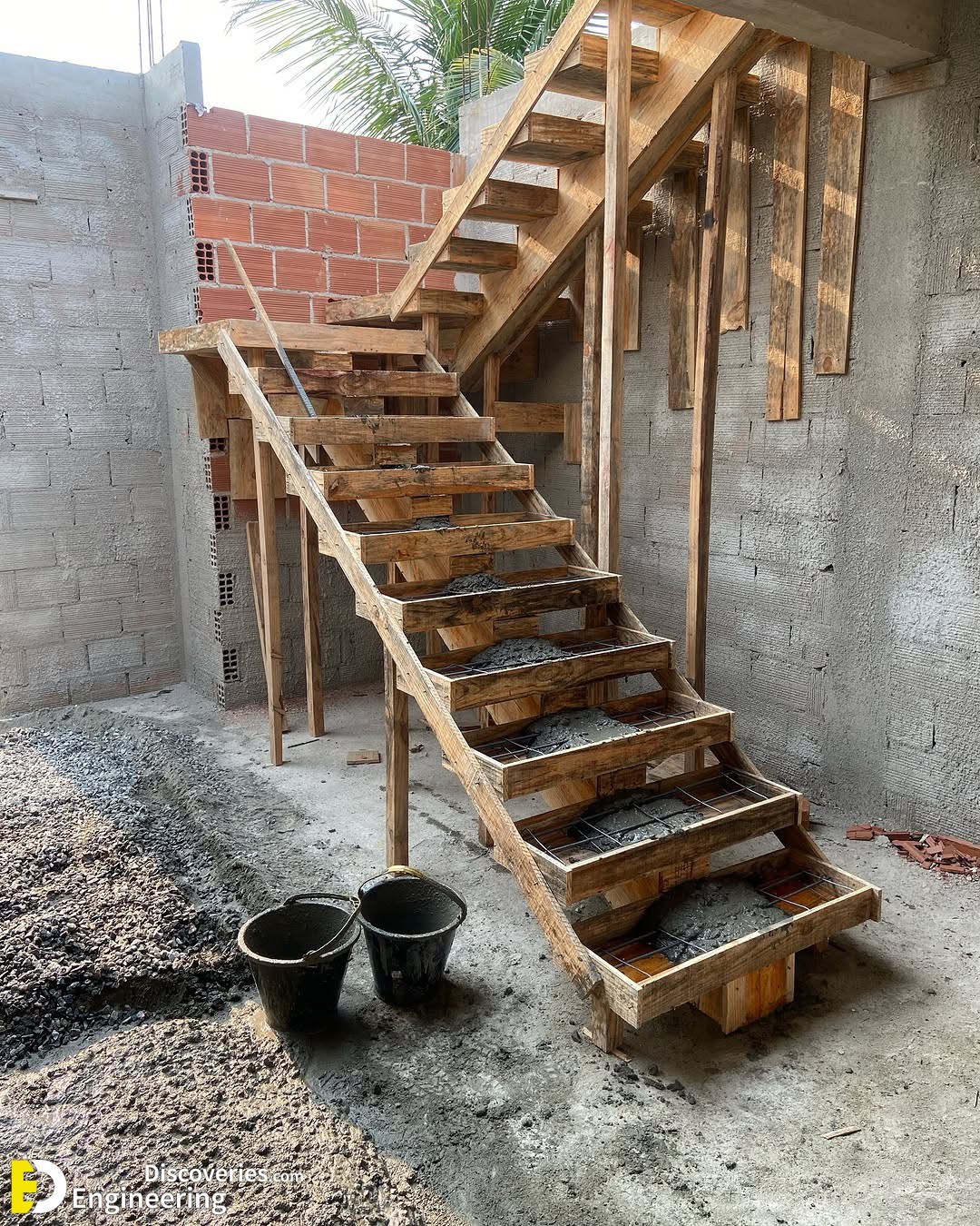 14-engineering-discoveries-step-up-everything-you-need-to-know-about-reinforced-concrete-stairs-under-construction.jpg