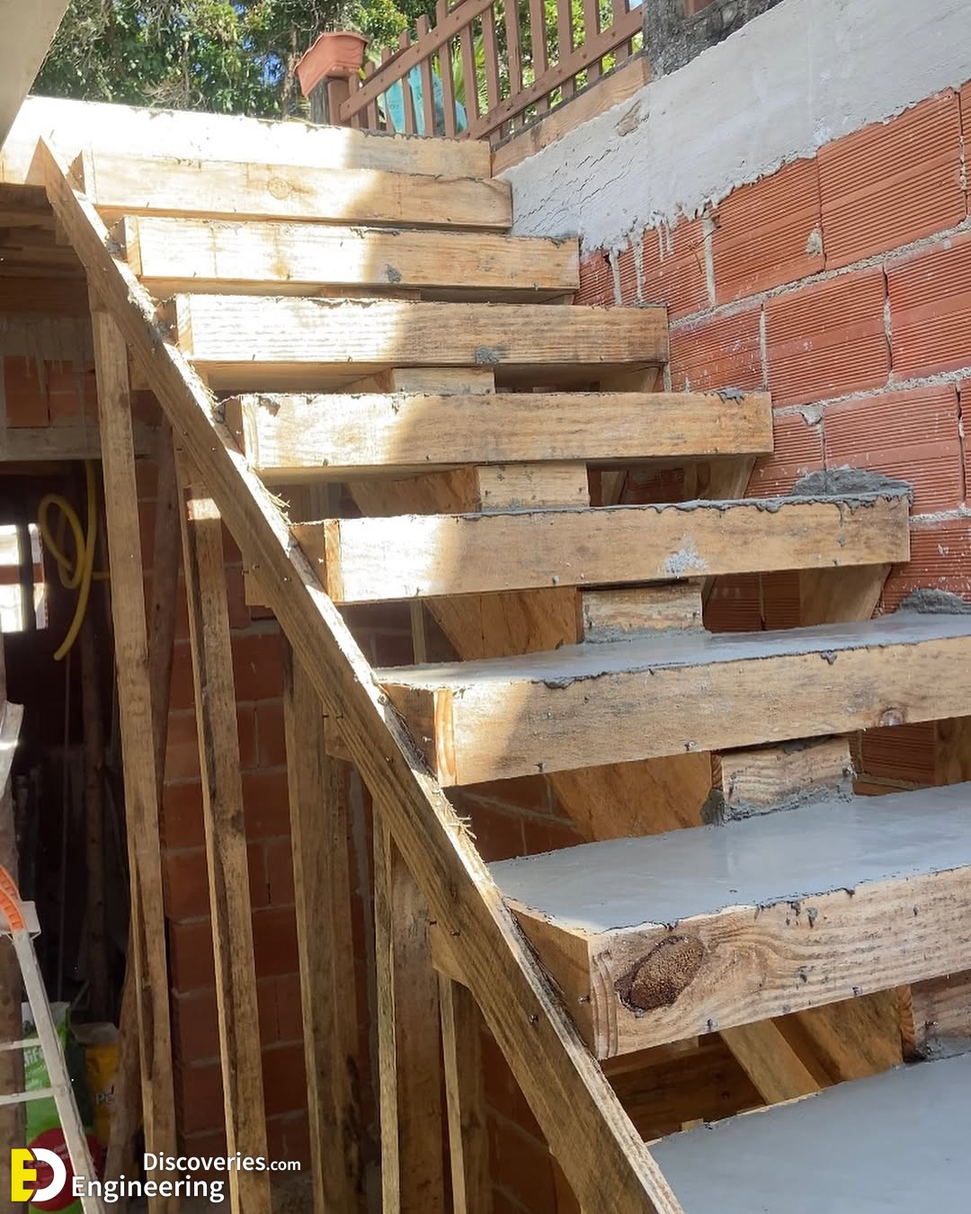 7-engineering-discoveries-step-up-everything-you-need-to-know-about-reinforced-concrete-stairs-under-construction.jpg