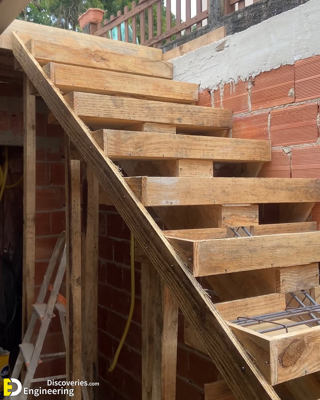 8-engineering-discoveries-step-up-everything-you-need-to-know-about-reinforced-concrete-stairs-under-construction.jpg