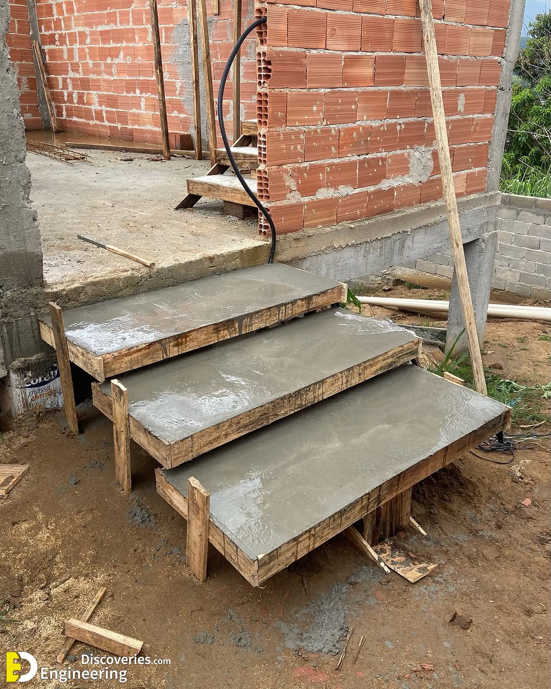 11-engineering-discoveries-28-jaw-dropping-photos-of-rcc-stairs-under-construction-you-need-to-see.jpg