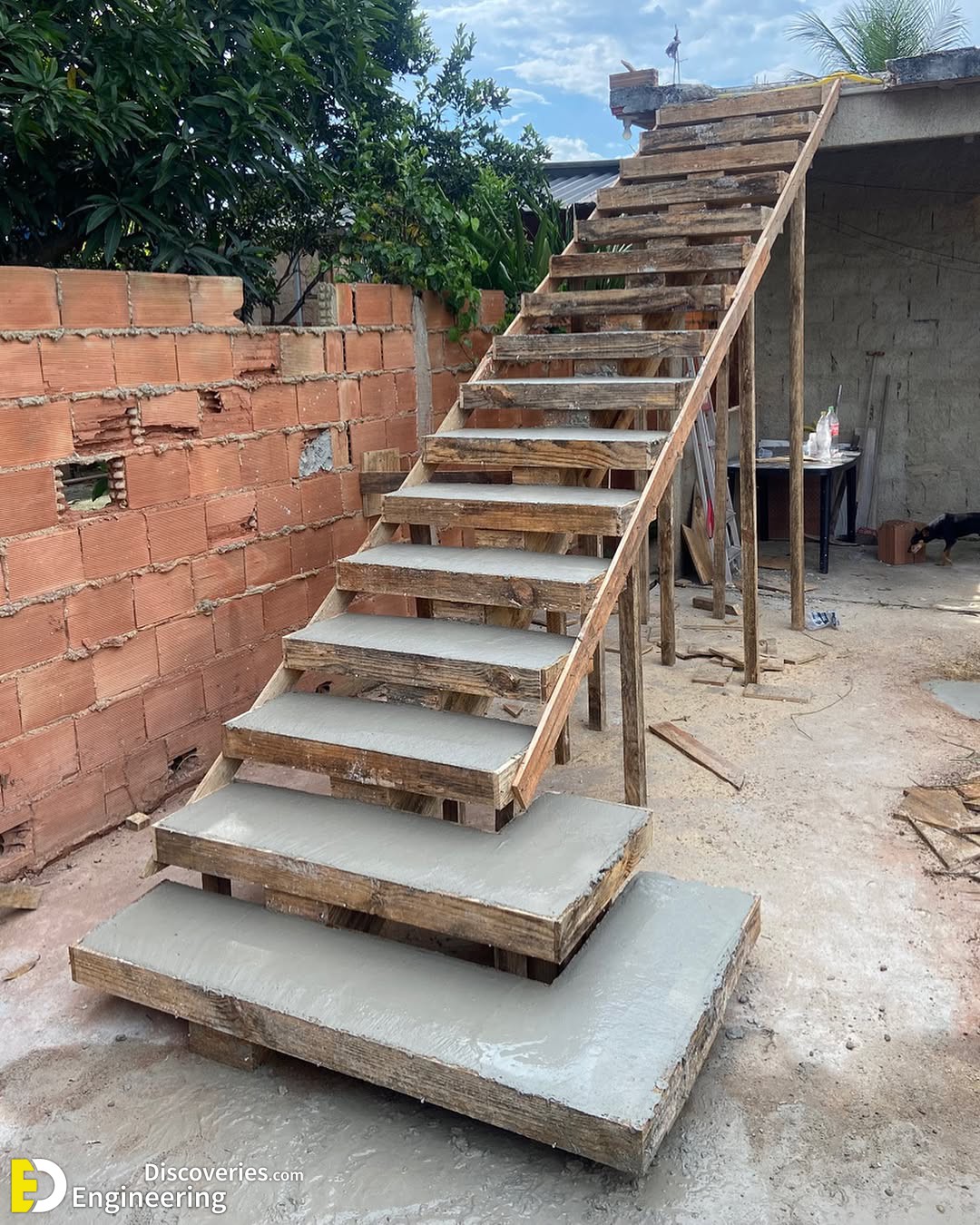 28 Jaw-Dropping Photos Of RCC Stairs Under Construction You Need To See ...